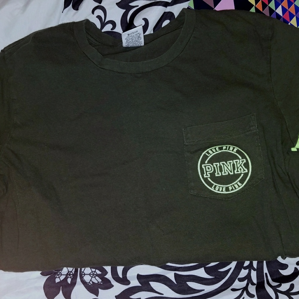 VS Pink tshirt size Small